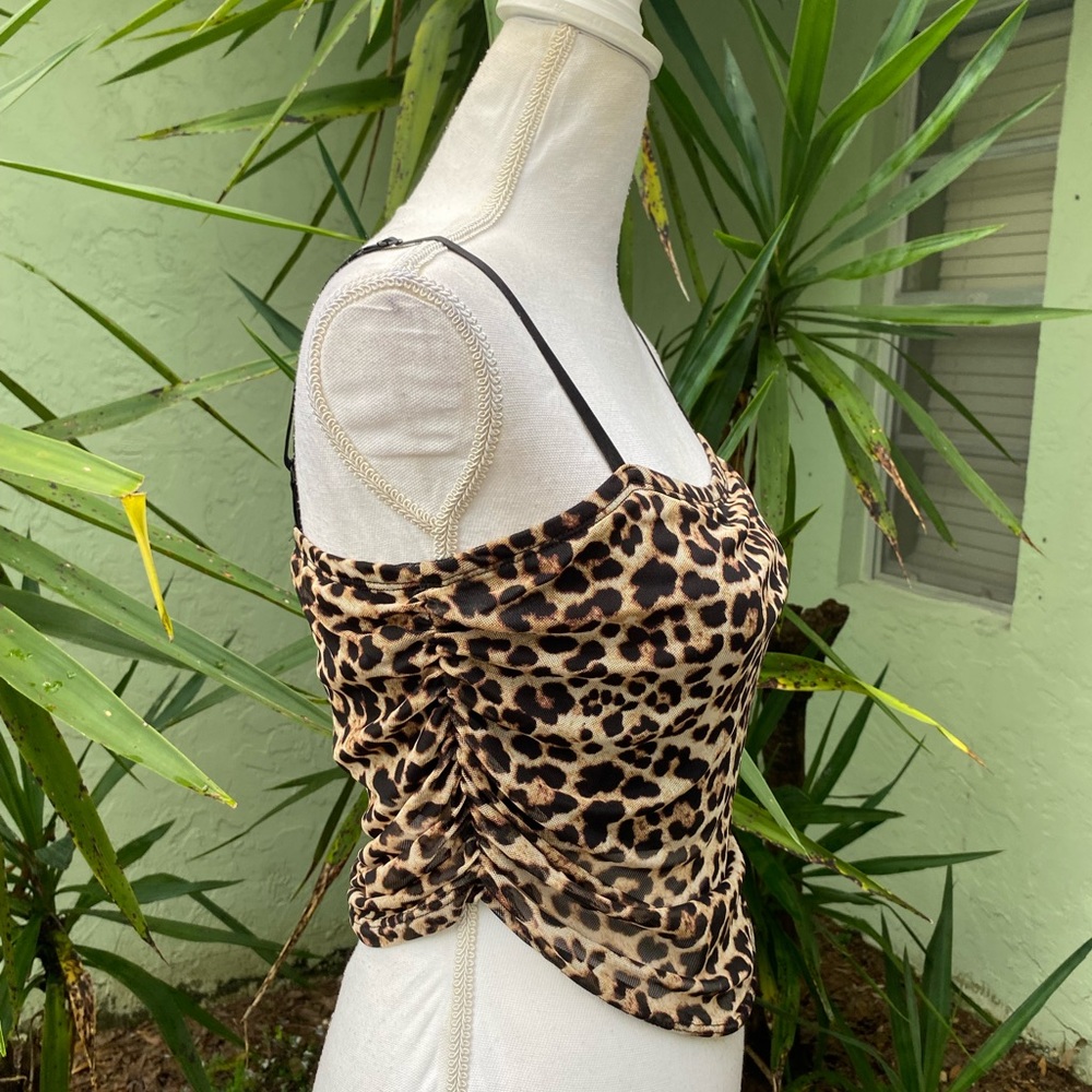 Leopard Ruched Crop Top - Picture 7 of 7